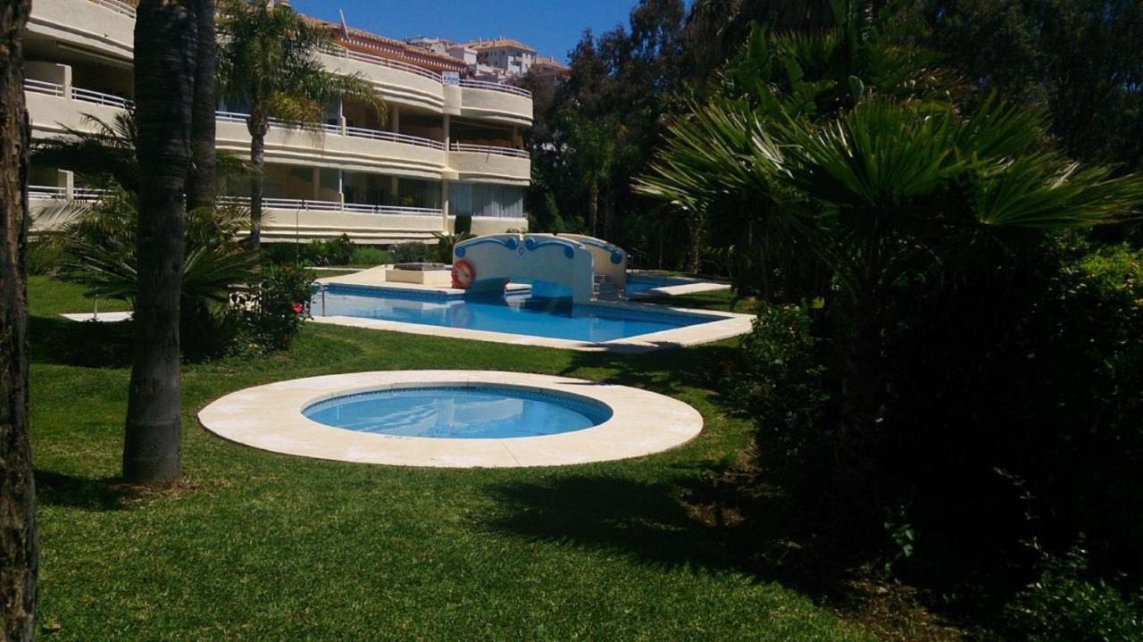 Holidays2Benalmadena Torrequebrada Sea View Front Beach With Pool Parking & Terraces エクステリア 写真